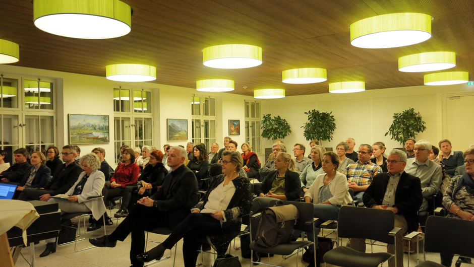 Konzept Betreuung und Pflege_Präsentation (3) Konzept Betreuung und Pflege_Präsentation (3)