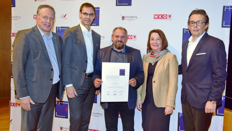 Ausgezeichnete Lehrbetriebe 2018 PERZI Ausgezeichnete Lehrbetriebe 2018 PERZI