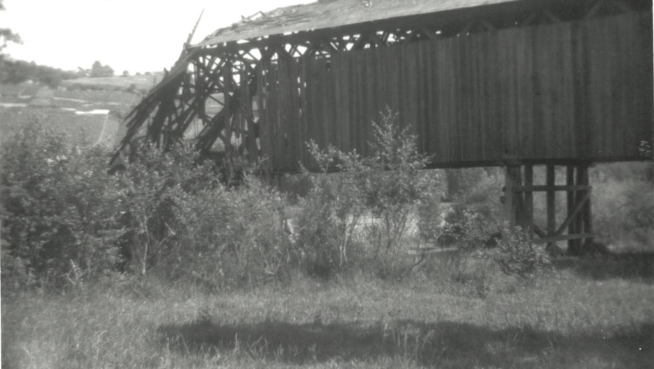 082 abgebrannte Unterfahrbrücke Chronik Tagwerker Foto unbekannt