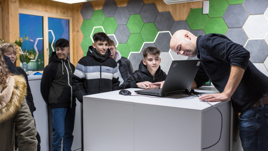 Lange_Nacht_der_Lehre_2023_BY_MIKE_SIBLIK_043 Lange_Nacht_der_Lehre_2023_BY_MIKE_SIBLIK_043