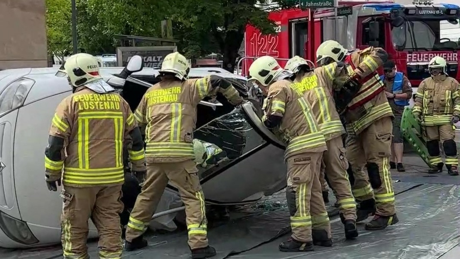 Schauübung Feuerwehr 2025 - frame at 0m42s Schauübung Feuerwehr 2025 - frame at 0m42s