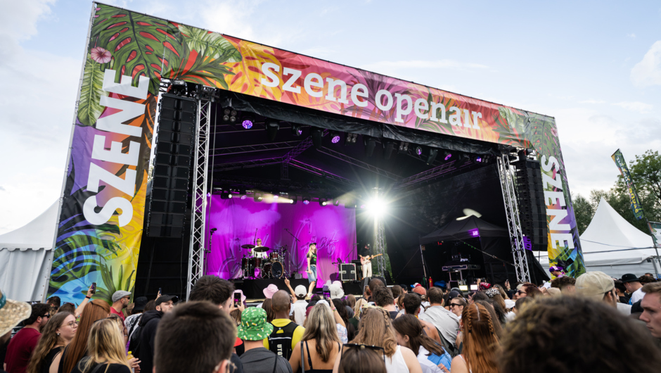 SZENE_25_EstherGraf_BY_LAURA_PASSENBRUNNER_007