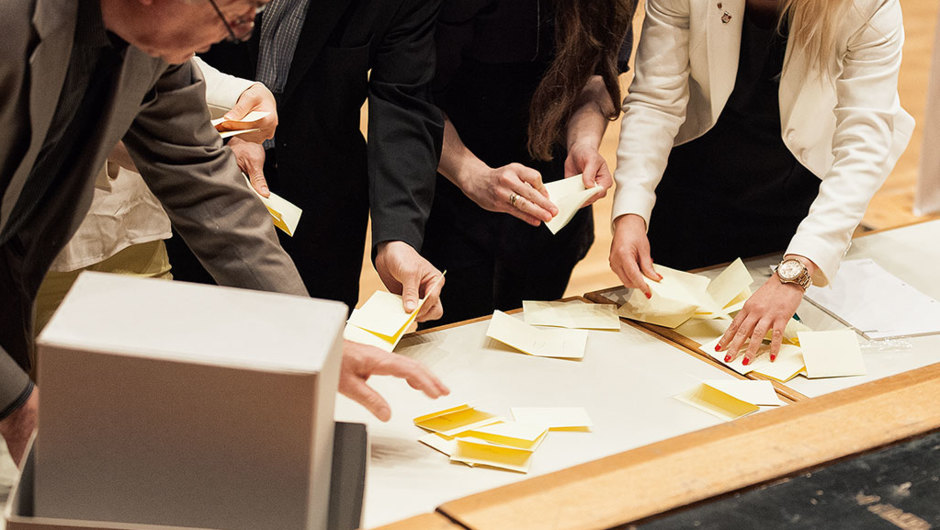 Konstituierende Sitzung, 10.4. 2015 Konstituierende Sitzung, 10.4. 2015