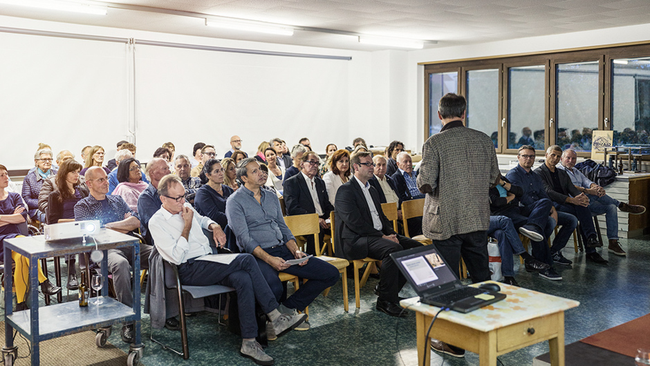 Neupräsentation Stickerei I Neupräsentation Stickerei I
