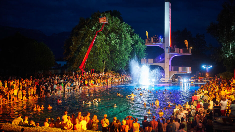 Fontäne im Lichtermeer