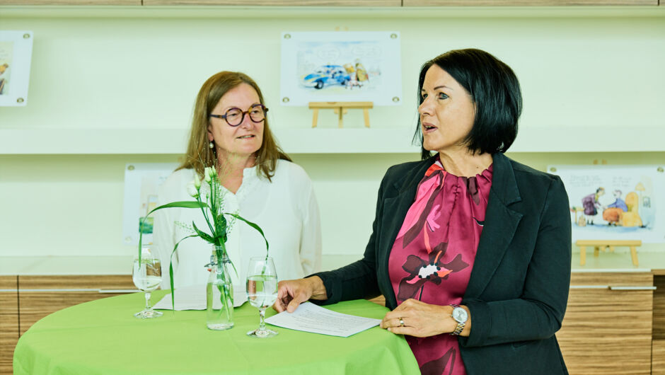 Silvia Benz im Gespräch mit Künstlerin Gabriele Bösch Silvia Benz im Gespräch mit Künstlerin Gabriele Bösch