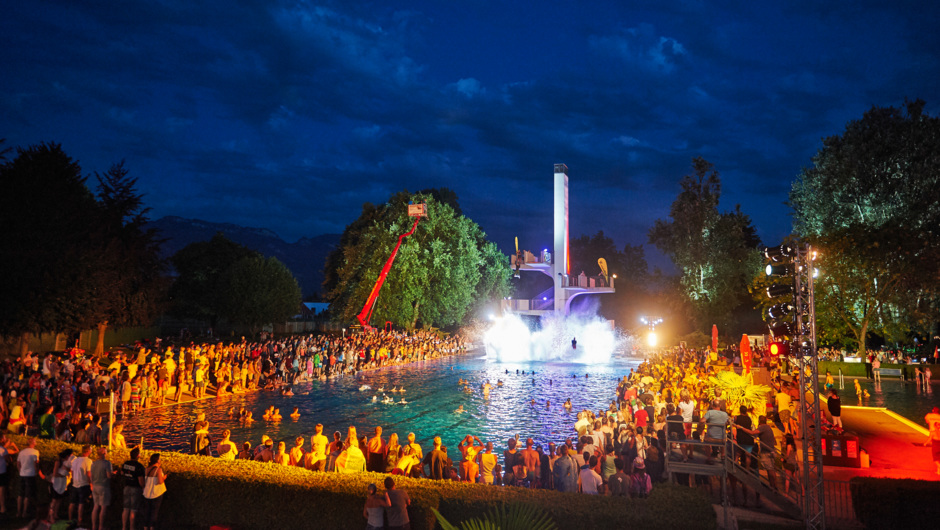 Arschbombendauerfeuer Arschbombendauerfeuer